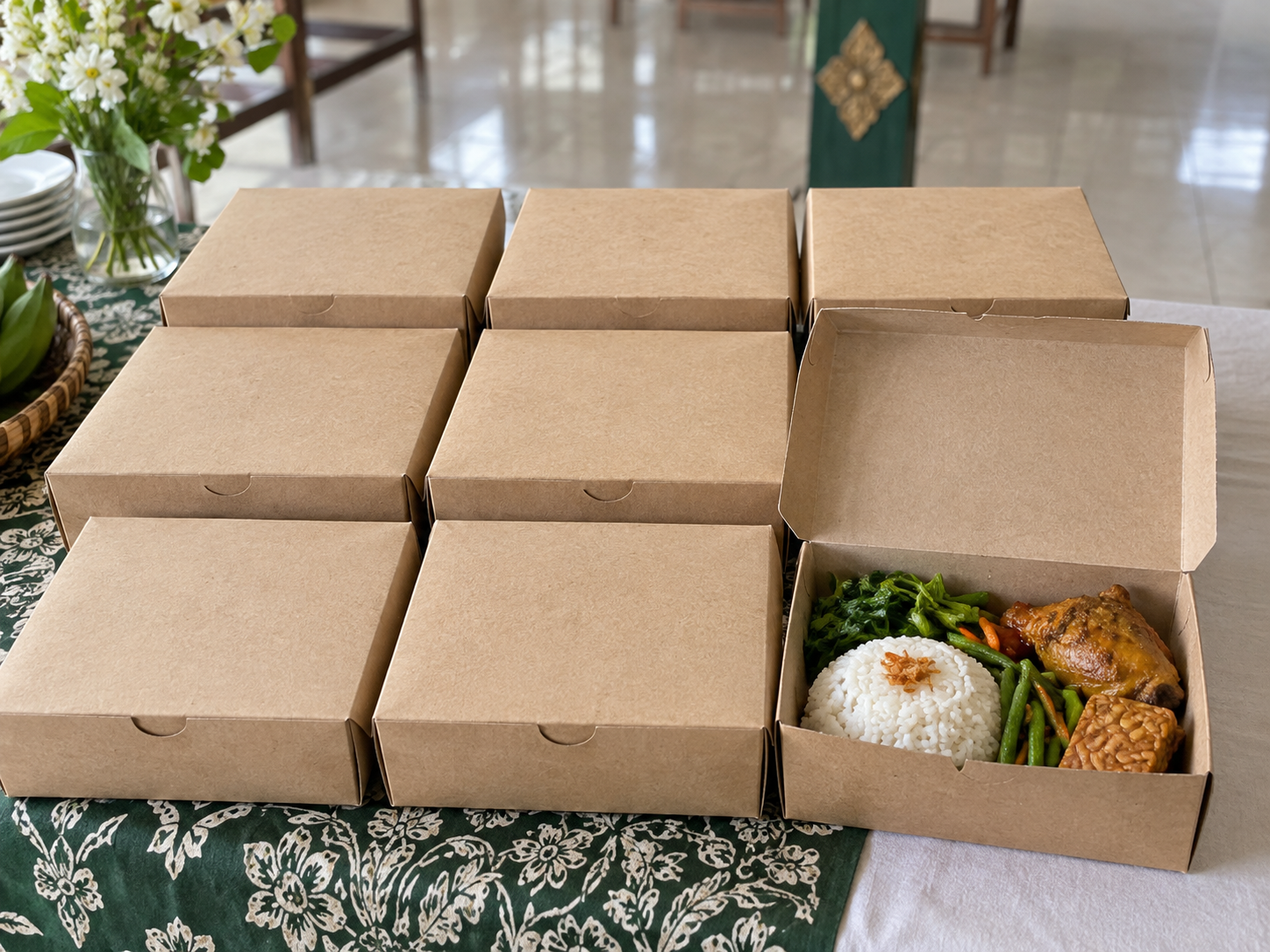 Nasi kotak berlebih yang siap dibagikan